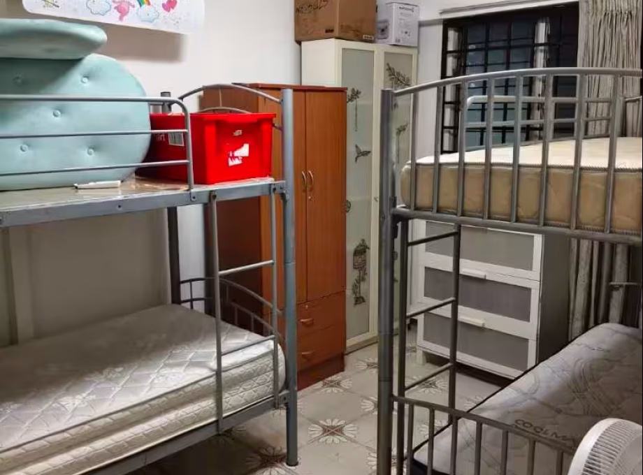 单间出租 • 巴耶利峇 • 249 Jurong East Street 24 • S$400 • 3房(2臥室) • 床位出租 照片