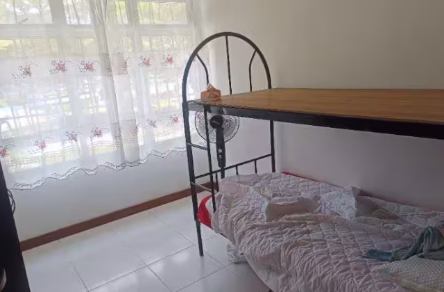 单间出租 • 梧槽 • 449 Yishun Ring Road • S$550 • 4房(3臥室) • 普通房