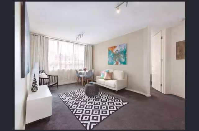 单间出租 • 巴耶利峇 • 109 Jurong East Street 13 • S$800 • 3房(2臥室) • 主人房