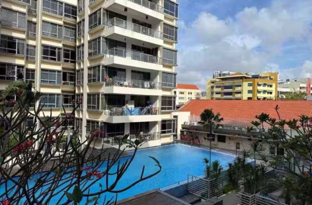 单间出租 • 芽笼 •  Atrium Residences • S$1800 • 住宅公寓 • 主人房