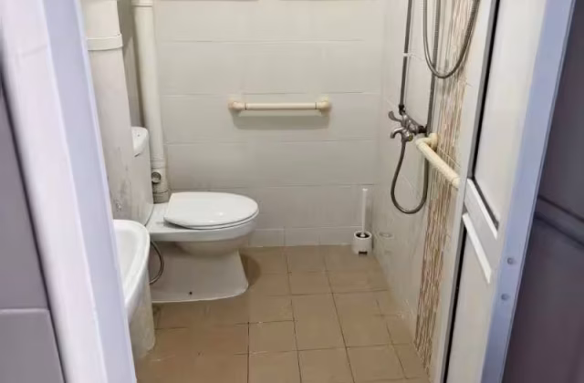 单间出租 • 裕廊西 • 476 Jurong West Street 41 • S$700 • 4房(3臥室) • 普通房