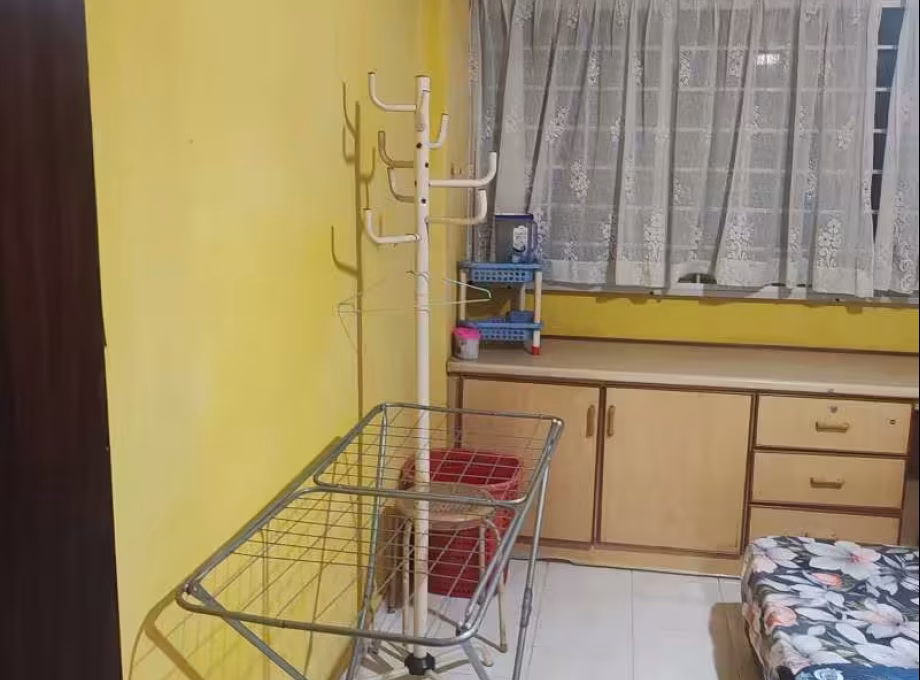 单间出租 • 梧槽 • 810 Yishun Ring Road • S$1000 • 5房(4臥室) • 普通房 照片