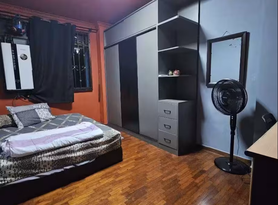 单间出租 • 林厝港 • 271A Jurong West Street 24 • S$1000 • 4房(3臥室) • 普通房 照片