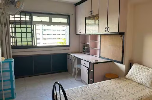 单间出租 • 林厝港 • 830 Jurong West Street 81 • S$850 • 5房(4臥室) • 普通房