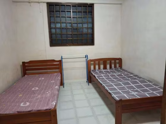 单间出租 • 马林百列 • 211 Lorong 8 Toa Payoh • S$550 • 4房(3臥室) • 普通房 照片