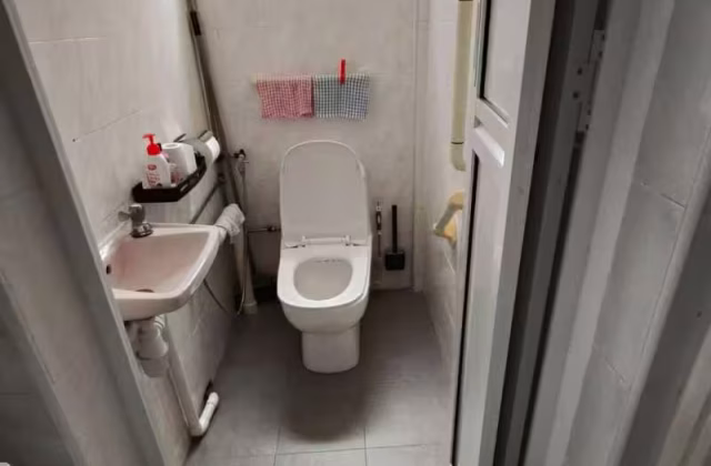 单间出租 • 金文泰 • 129 Bukit Merah View • S$1200 • 3房(2臥室) • 主人房