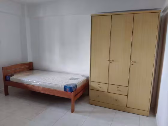 单间出租 • 金文泰 • 129 Bukit Merah View • S$1200 • 3房(2臥室) • 主人房 照片