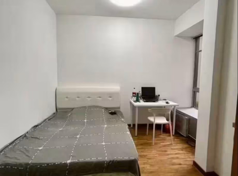 单间出租 • 欧南 •  Atrium Residences • S$1800 • 住宅公寓 • 主人房 照片