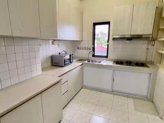单间出租 • 蔡厝港 •  Queensway Tower • S$1280 • 住宅公寓 • 普通房 照片
