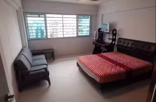 单间出租 • 三巴旺 • 872 Woodlands Street 81 • S$1000 • 5房(4臥室) • 普通房