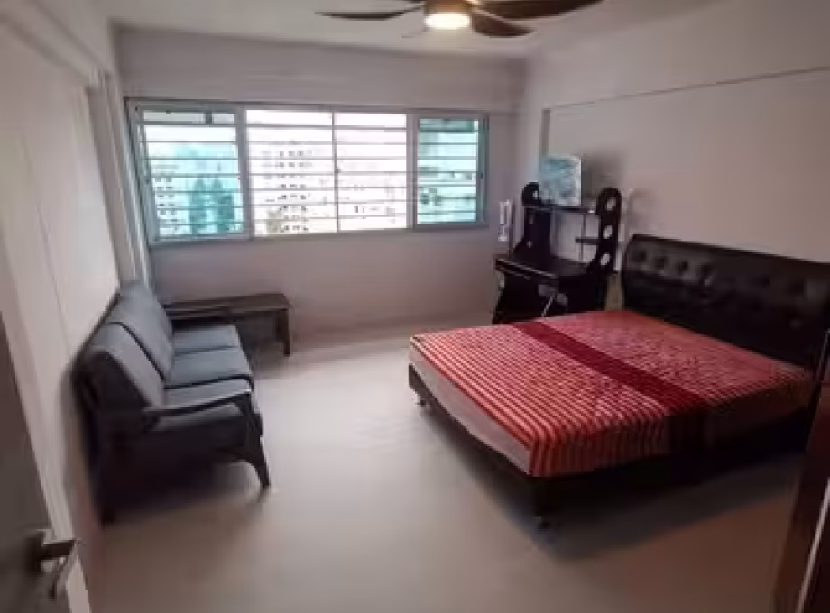 单间出租 • 三巴旺 • 872 Woodlands Street 81 • S$1000 • 5房(4臥室) • 普通房 照片