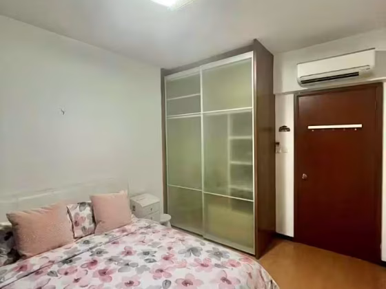 单间出租 • 欧南 •  Central Grove • S$1350 • 住宅公寓 • 普通房 照片
