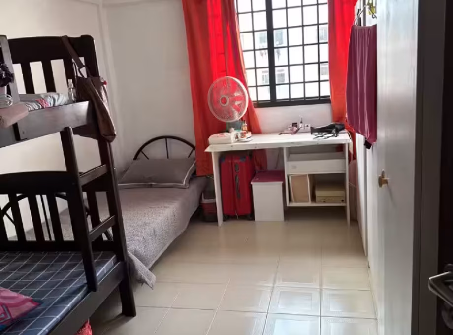 单间出租 • 梧槽 • 148 Yishun Street 11 • S$600 • 4房(3臥室) • 普通房 照片