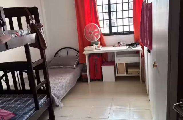 单间出租 • 梧槽 • 148 Yishun Street 11 • S$600 • 4房(3臥室) • 普通房