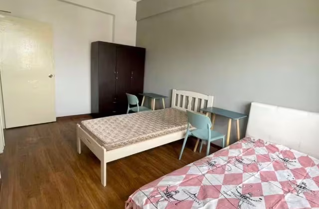 单间出租 • 欧南 •  Lorong 8 Geylang • S$667 • 共管公寓 • 床位出租