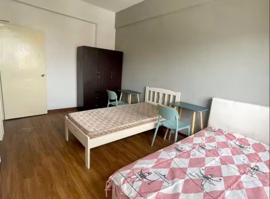 单间出租 • 欧南 •  Lorong 8 Geylang • S$667 • 共管公寓 • 床位出租 照片