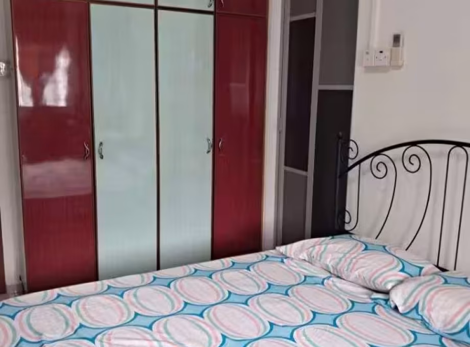 单间出租 • 裕廊西 • 668A Jurong West Street 64 • S$1500 • 4房(3臥室) • 主人房 照片