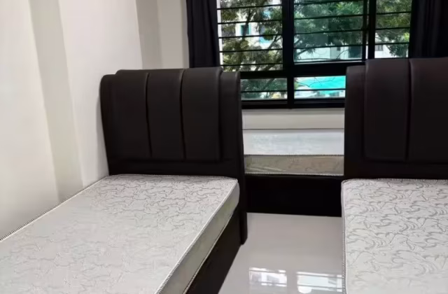 单间出租 • 裕廊西 • 683C Jurong West Street 64 • S$550 • 3房(2臥室) • 床位出租