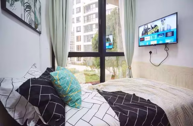 单间出租 • 西部集水区 •  Eastpoint Green • S$1500 • 住宅公寓 • 普通房