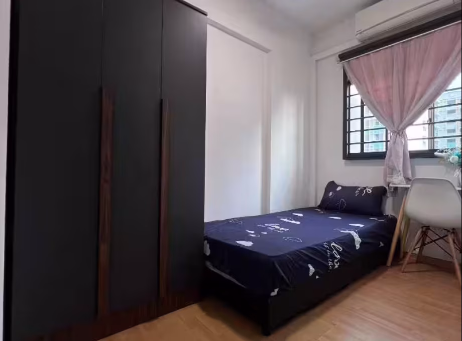 单间出租 • 芽笼 • 685B Choa Chu Kang Crescent • S$650 • 4房(3臥室) • 普通房 照片