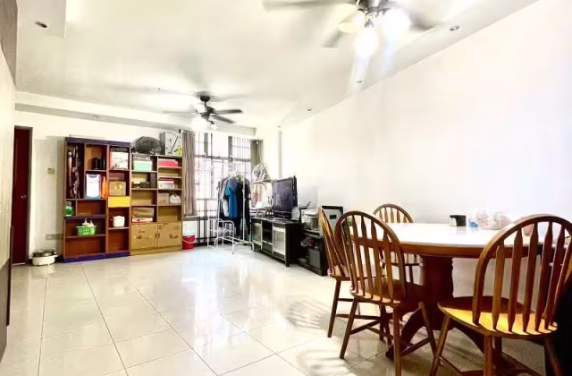 单间出租 • 林厝港 • 677C Jurong West Street 64 • S$1 • 5房(4臥室) • 主人房