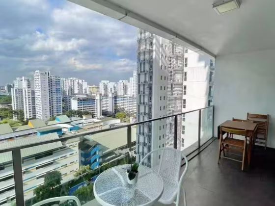 单间出租 • 加冷 •  Eight Riversuites • S$1380 • 共管公寓 • 普通房 照片