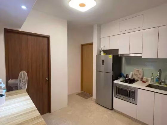单间出租 • 加冷 •  Eight Riversuites • S$1380 • 共管公寓 • 普通房 照片