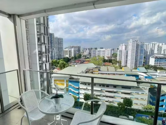 单间出租 • 加冷 •  Eight Riversuites • S$1380 • 共管公寓 • 普通房 照片