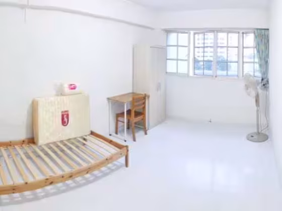 单间出租 • 三巴旺 • 173 Woodlands Street 13 • S$750 • 4房(3臥室) • 普通房 照片