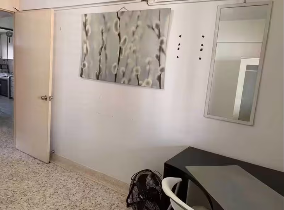单间出租 • 马林百列 • 122 Lorong 2 Toa Payoh • S$1200 • 住宅公寓 • 主人房 照片