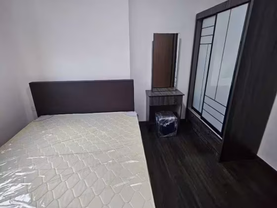 单间出租 • 马林百列 • 122 Lorong 2 Toa Payoh • S$1200 • 住宅公寓 • 主人房 照片