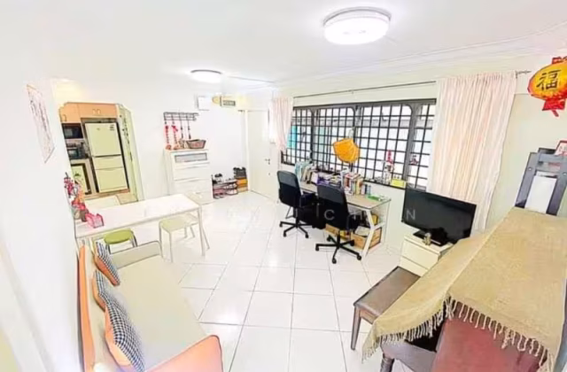 房屋出售 • 林厝港 • 668A Jurong West Street 64 • S$580000 • 3房(2臥室) • 916ft² / 85m²