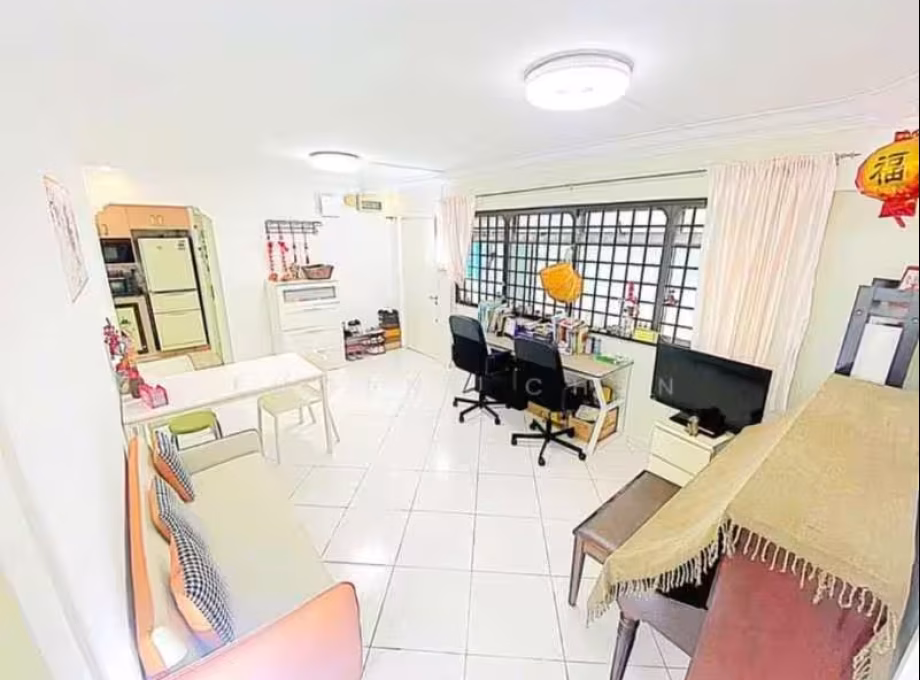 房屋出售 • 林厝港 • 668A Jurong West Street 64 • S$580000 • 3房(2臥室) • 916ft² / 85m² 照片