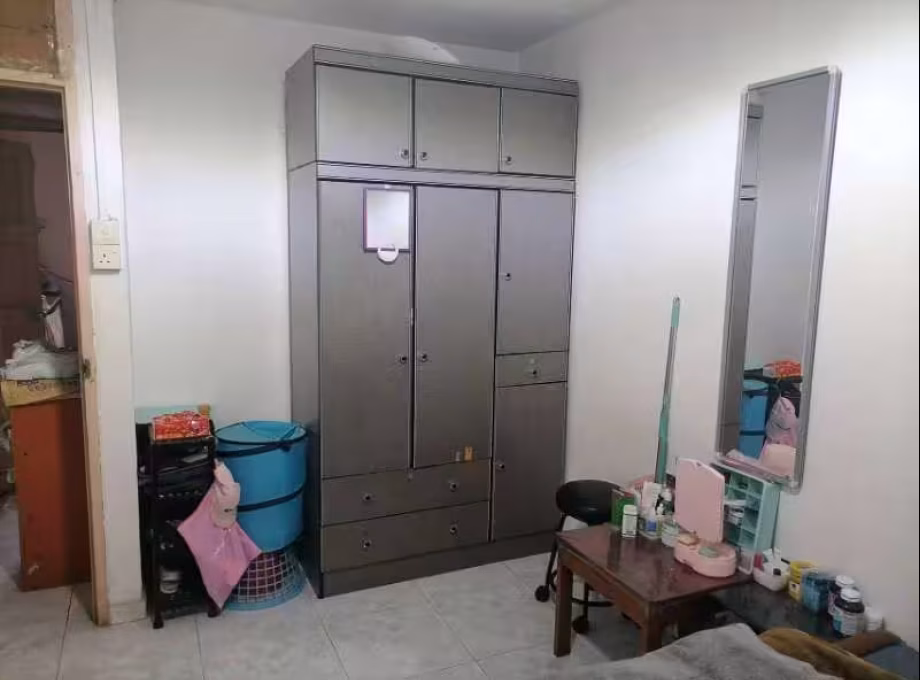 单间出租 • 马林百列 • 57 Lorong 5 Toa Payoh • S$950 • 4房(3臥室) • 普通房 照片