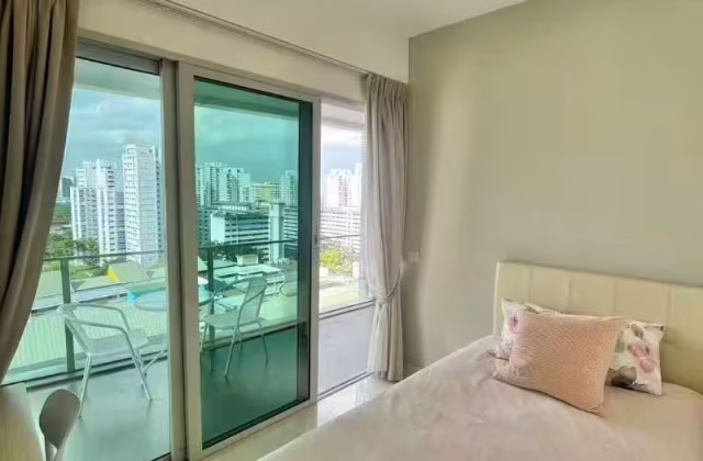 单间出租 • 加冷 •  Eight Riversuites • S$1600 • 共管公寓 • 普通房