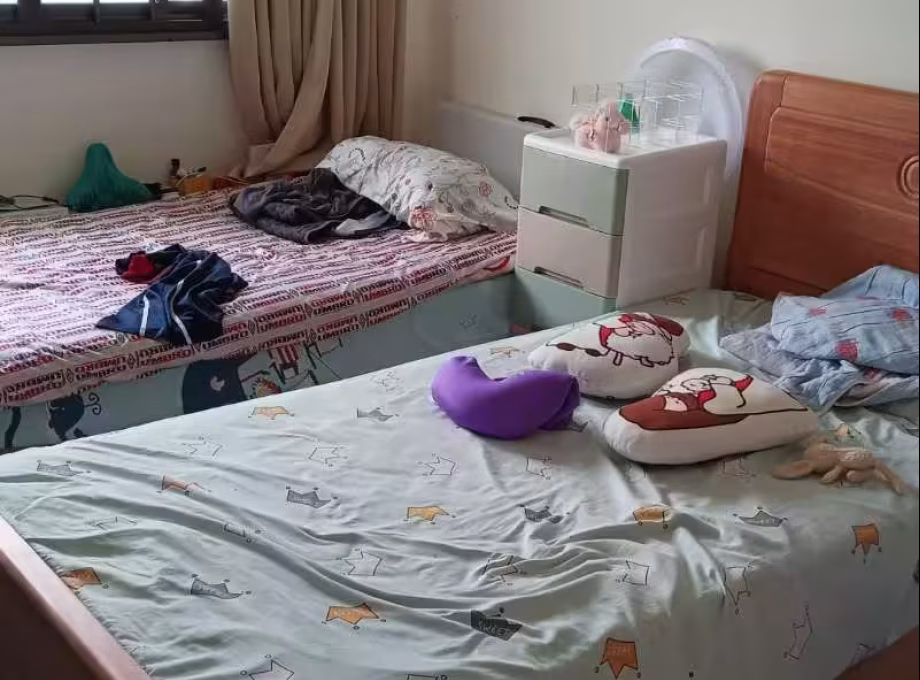 单间出租 • 马林百列 • 214 Lorong 8 Toa Payoh • S$550 • 4房(3臥室) • 普通房 照片