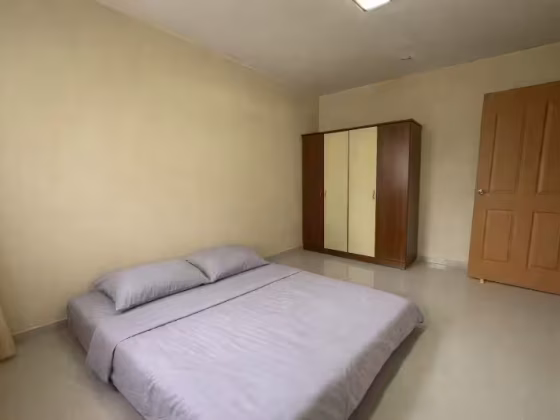 房屋出售 • 三巴旺 • 160 Woodlands Street 13 • S$418000 • 3房(2臥室) • 785ft² / 72m² 照片