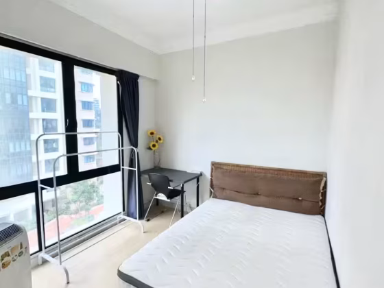 单间出租 • 芽笼 •  Simsville • S$1200 • 共管公寓 • 普通房 照片