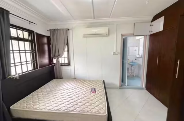 单间出租 • 巴耶利峇 • 43 Teban Gardens Road • S$1300 • 3房(2臥室) • 佣人房