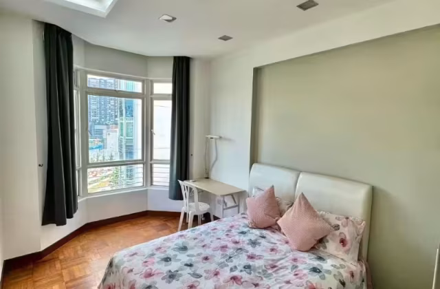 单间出租 • 武吉巴督 •  Hillington Green • S$1600 • 共管公寓 • 主人房