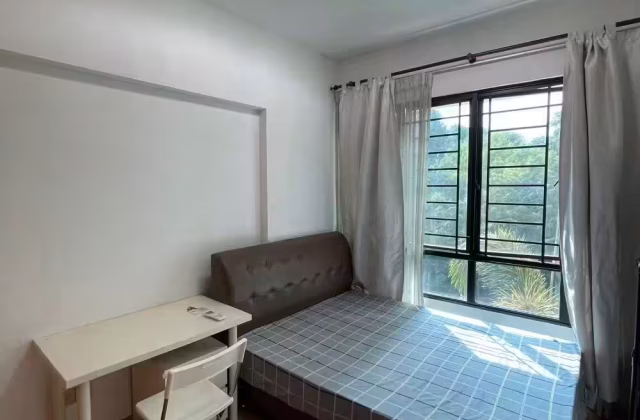 单间出租 • 欧南 •  Central Grove • S$1400 • 共管公寓 • 普通房