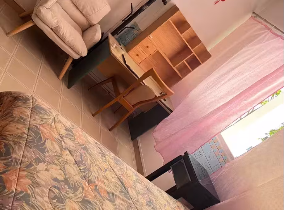 单间出租 • 新加坡河 • 234 Hougang Avenue 1 • S$400 • 5房(4臥室) • 普通房 照片
