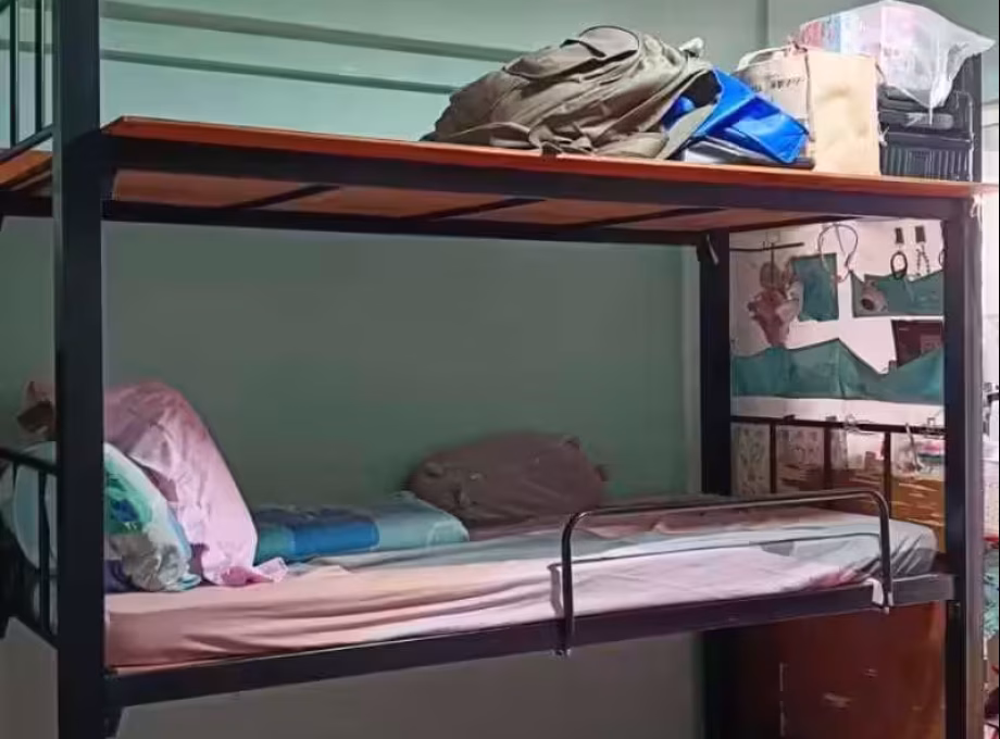 单间出租 • 后港 • 2 Hougang Avenue 3 • S$400 • 3房(2臥室) • 床位出租 照片