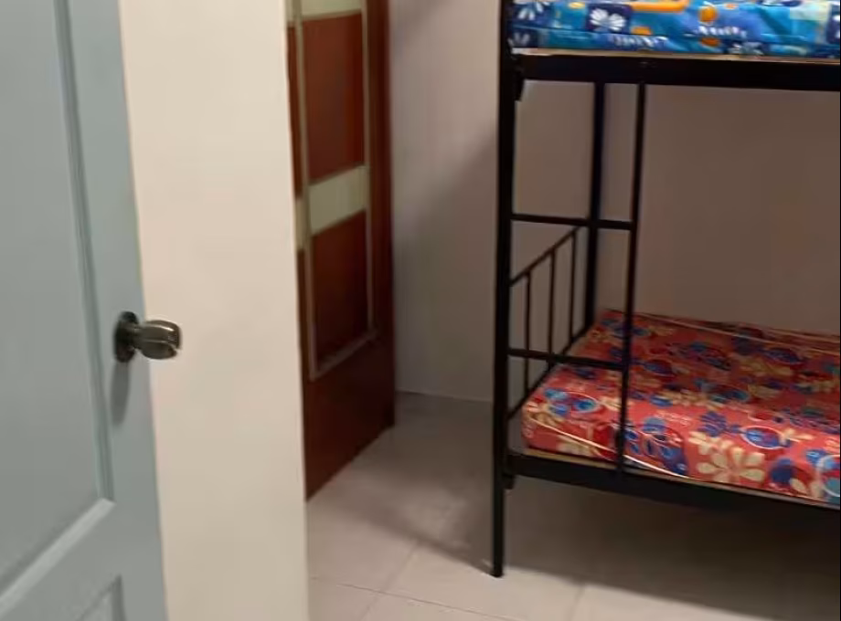 单间出租 • 盛港 • 247 Compassvale Road • S$550 • 4房(3臥室) • 床位出租 照片