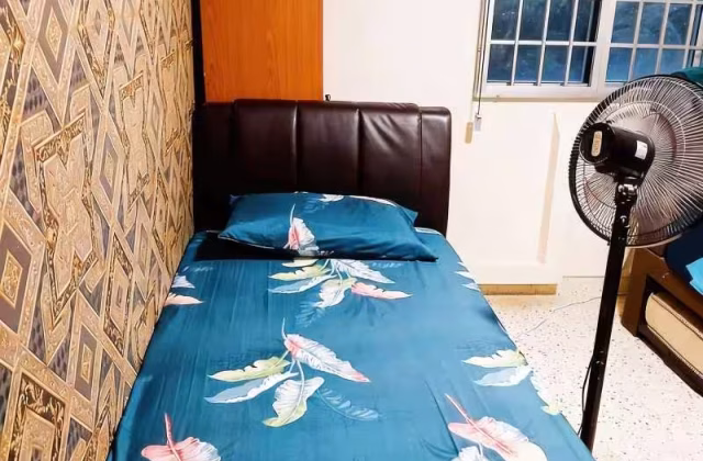 单间出租 • 林厝港 • 185 Boon Lay Avenue • S$600 • 3房(2臥室) • 床位出租