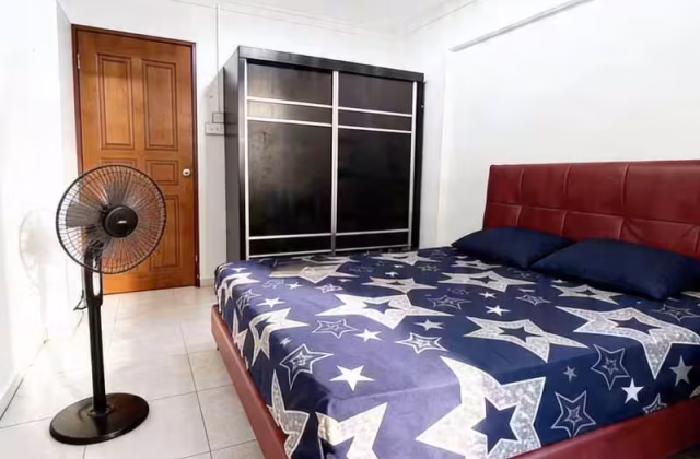 单间出租 • 金文泰 • 710 Clementi West Street 2 • S$1300 • 3房(2臥室) • 主人房