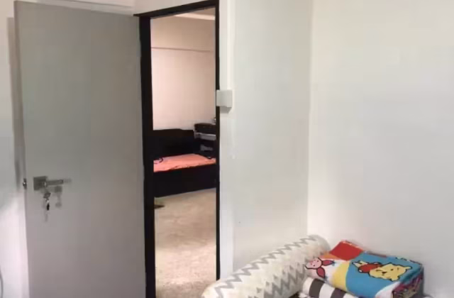 单间出租 • 宏茂桥 • 223 Ang Mo Kio Avenue 1 • S$500 • 4房(3臥室) • 床位出租