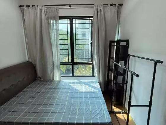 单间出租 • 欧南 •  Central Grove • S$1350 • 住宅公寓 • 普通房 照片