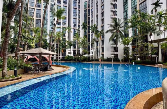 单间出租 • 勿洛 •  East Meadows • S$1700 • 共管公寓 • 主人房