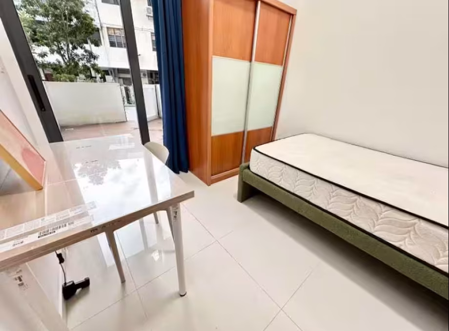 单间出租 • 加冷 •  8 Farrer Suites • S$1900 • 住宅公寓 • 主人房 照片